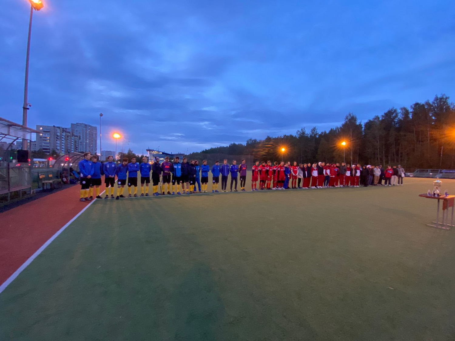Президент ФХТР Антон Мороз вручил кубок победителям Чемпионата России среди мужских команд Суперлиги 2021